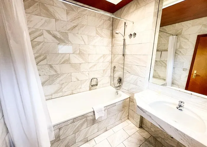 Δωμάτια σε οικογενειακή κατοικία Gaestehaus Sophienstrasse Στουτγκάρδη